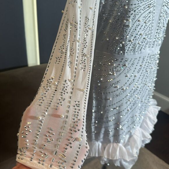 Short White Sparkly BodyCon Party Dress Long Sleeve Ruffle Hem Size L NWOT - Picture 5 of 13